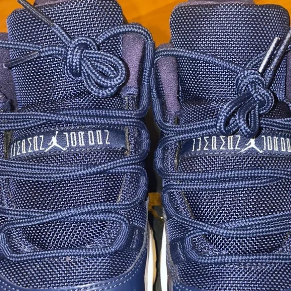AIR JORDAN 11 LOW NAVY & GUM - Picture 8 of 9